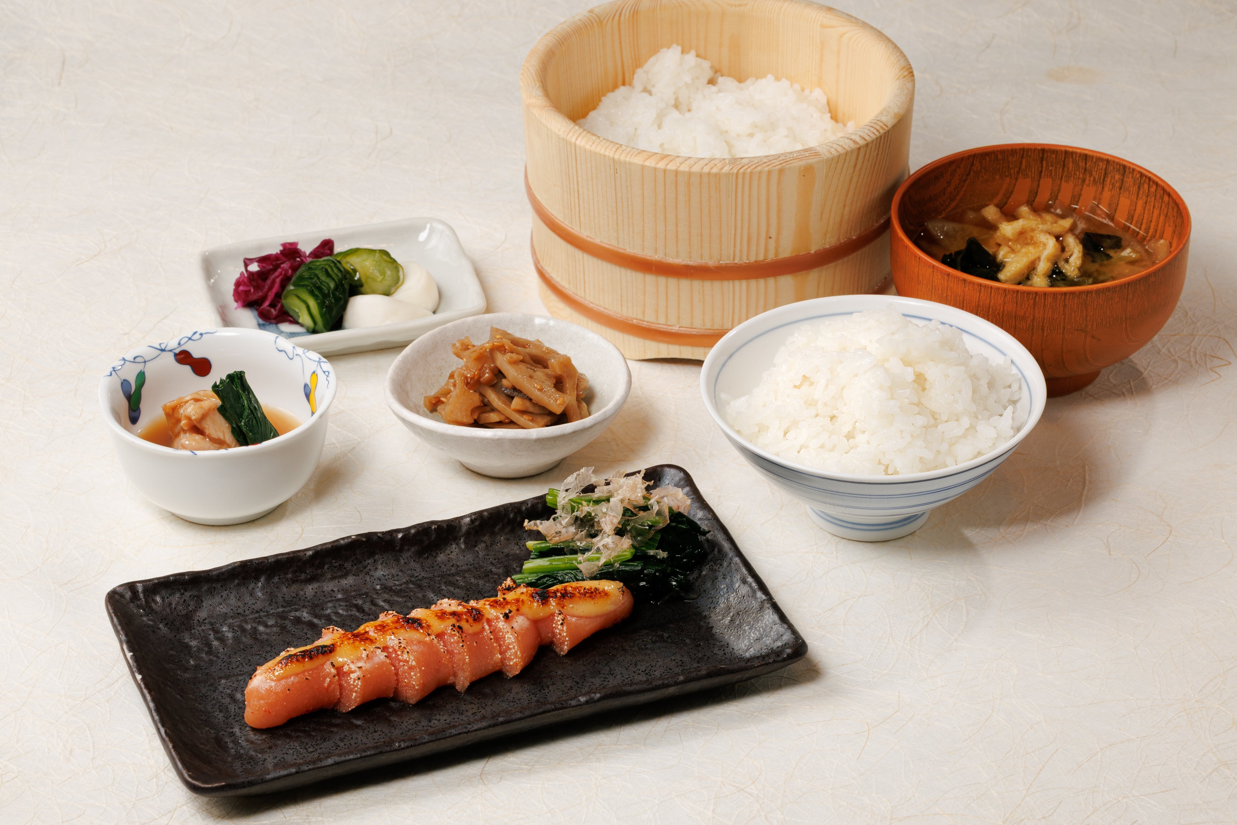 銀座の本格和食処、日本の今と古きよき食文化を感じられるお食事処「SALON GINZA SABOU」とのコラボレーション!自家製明太西京漬け定食を数量・期間限定にて発売。